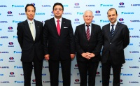 v.l.n.r.: Masatsugu Minaka (Präsident Daikin Europe N.V.), Sami Konukoglu (Vorstandsmitglied der Sanko Holding und Präsident derer Kälte- und Heizungsdivision), Frans Hoorelbeke (Chairman Daikin Europe N.V.) und Hasan Önder (Geschäftsführer Airfel). Bild: Daikin<br />