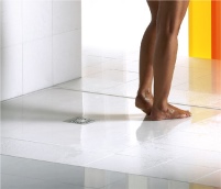 Komfortabel und sicher: Bodenebene Dusche mit einteiliger.......