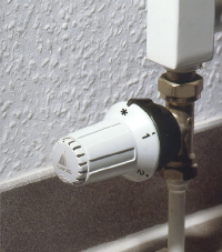 Die Frostschutzeinstellung der Danfoss-Thermostatventile verhindert das vollständige Auskühlen von Räumen und das Einfrieren von Wasserleitungen in der Wohnung.