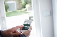 Digitale Produkte und Service-Dienstleistungen sind ein Wachstumsfeld der Vaillant Group. Das Unternehmen bietet seinen Kunden schon heute Smart-Home-Lösungen für alle gängigen Standards an.