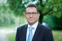 CFO Kurt Plattner<br />Bilder: REHAU