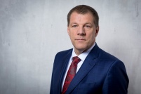 Dr. Carsten Voigtländer, Vorsitzender der Geschäftsführung.......