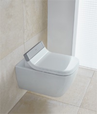 SensoWash bietet den Vorteil, dass jeder Nutzer bei allen Duscharten sowohl Wassertemperatur als auch Wasserdruck individuell einstellen kann. Bild: Duravit