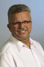 Ewald W. Schneider wird sich als eigenständiger Berater.......