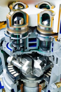 Der Whispergen - Stirlingtechnologie mit vier Kolben.......