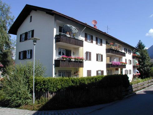 Das Schwabener Mietshaus vor der Sanierung. Foto: eza...