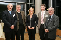 (v. li) Markus Grimm, Geschäftsführer MALL GmbH, Martin Bullermann, Präsident fbr, Claudia Kleinert, Horst Meierhofer MdB, FDP und  PD Dr. Reinhard Holländer, Direktor des Instituts für Allgemeine Hygiene, Krankenhaushygiene und Umwelthygiene, Bremen Foto: fbr