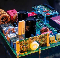 Platine eines Wechselrichters mit Siliziumkarbid-Bauelementen. Quelle: ©Fraunhofer ISE