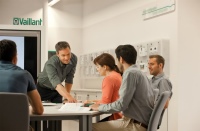 Um die Potenziale zur Reduzierung von CO2-Emissionen bei energetischen Sanierungen und der Heizungssanierung optimal auszuschöpfen, setzt Vaillant künftig noch intensiver auf die Kompetenz der Gebäudeenergieberater.<br />Bild: Vaillant