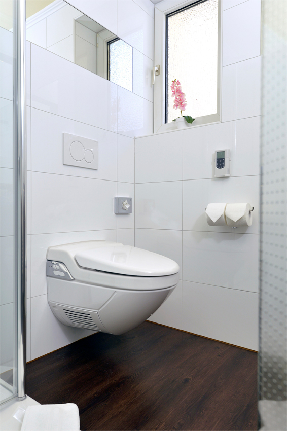 Die Bäder der Superior-Zimmer sindmit einem Geberit...
