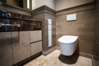 Das schlichte Design von Geberit AquaClean Sela harmoniert optimal mit dem Konzept von Klarheit, Reinheit und Reduktion. Insgesamt sieben Modelle wurden in dem Wohnturm installiert und fügen sich ideal in die modernen Bäder ein.