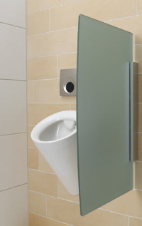 Zusammen mit den anderen Geberit-Produkten machen die neuen Urinaltrennwände den Toilettenraum zur Visitenkarte.