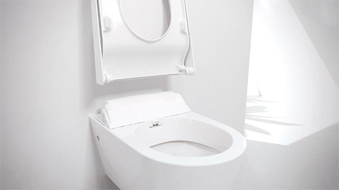 Nur ein Handgriff: In 90°-Position werden WC-Deckel...