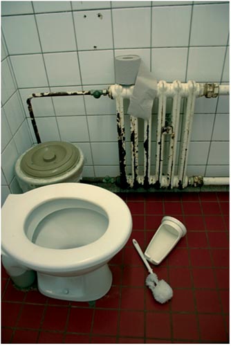 Viele Sanitäranlagen in Schulen aus den 60iger und...