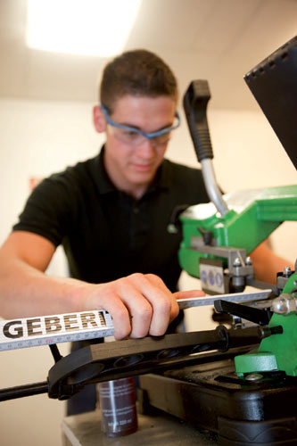 Die Schüler lernen den fachgerechten Umgang mit den...