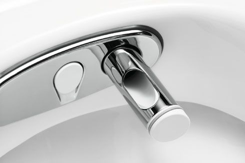 WC-Papier adé: Der Warmluftföhn trocknet sanft und...