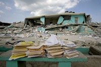 Die vom Erdbeben im Januar 2010 zerstörten Schulgebäude der Don Bosco Mission in La Saline, Port-au-Prince / Haiti. Bilder: Grundfos