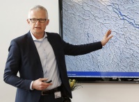 Konzernpräsident Mads Nipper informiert über den Konzernumsatz. Bild: Grundfos