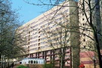 Die MNR-Klinik des Düsseldorfer Universitätskrankenhauses.......