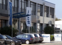 Das Verwaltungsgebäude in Bodenheim wurde aufgestockt, neu geschaffen werden zudem großzügige Schulungsräume. Foto: Grundfos