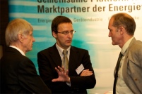 Gastgeber Dr. Jan Witt, HEA,(m.), im Gespräch mit Peter.......