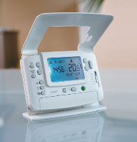 Die programmierbaren Raumthermostaten der Serie CM900 verbinden modernes Design mit intelligenter Regelungstechnik.