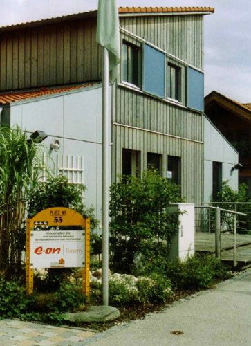 Die Gebäudeansicht mit Ansaug- und Fortluftöffnung