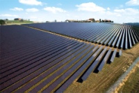 Die Freiland-Photovoltaikanlage im bayerischen Bernhardswald. Foto: IBC Solar