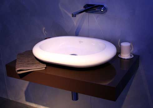 Das Waschbecken Natural aus der neuen SimplyU-Kollektion,...