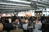 Wer einen der 50 iF gold awards erhielt, wurde erst am ersten Tag der CeBIT, im Rahmen der iF awards ceremony bekannt gegeben.