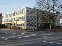 Das Nahwärmenetz der Berufsbildenden Schulen Einbeck wurde bis 2005 mit einer veralteten und überdimensionierten Heizzentrale versorgt. Durch eine zielgerichtete Sanierung und Modernisierung konnte der Energiebedarf erheblich reduziert werden. Fotos: WILO SE