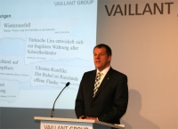 Dr. Carsten Voigtländer, Vorsitzender der Geschäftsführung, Geschäftsführer Vertrieb & Marketing bei Vaillant, erläuterte auf der ISH u.a. die Marktentwicklungen für die Heiztechnikbranche.
