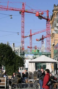 Die Bauindustrie fordert von der Politik die Investitionsausgaben.......