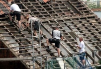 Ende Juni 2007 im zulassungspflichtigen Handwerk 0,6%.......