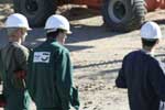 2004 waren im Handwerk rund 5,3 Millionen Personen.......
