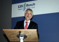 Klaus Huttelmaier, Bereichsvorstand Bosch Thermotechnik, stellte Apps zur Heizungsregelung vor.