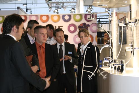 Mit über 200 neuen Produkten will man bei Grohe 2010...