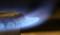 Nach deutlichen Kostensteigerungen beim Stromnetz drehen nun auch die Betreiber der Gasnetze an der Preisschraube. Nach Angaben des Energieanbieters LichtBlick steigen die Gebühren für den Gastransport an Endkunden zum Jahreswechsel um bis zu 35 Prozent.