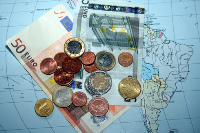 Die hohe Inflation zögert insbesondere die seit langem fällige Erholung des privaten Konsums weiter hinaus. Erst im nächsten Jahr wird sich der Konsum aufgrund der nachlassenden Inflation wieder etwas stärker beleben und zunehmend zum Impulsgeber für die Wirtschaft werden. 