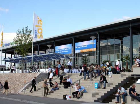 Kurze Erholungspausen vom Andrang in den Hallen.