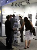 Fachbesucher der Intersolar 2007 in Freiburg.