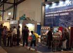 Interessierte Besucher auf der Intersolar 2006 in Freiburg.......