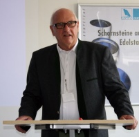 Auf einer Presseveranstaltung bei Kutzner und Weber.......