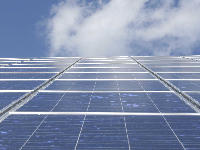 Solarbranche und Politik verfolgen das gleiche Ziel, Solarenergie schnellstmöglich in die Wettbewerbsfähigkeit mit fossilen Energien zu führen und zu einer tragenden Säule der Energieversorgung auszubauen.