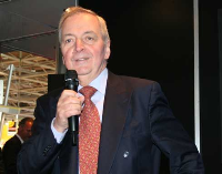 Prof. Dr. Klaus Töpfer, Bundesumweltminister a.D. und Leiter des Umweltprogramms der Vereinten Nationen (UNEP),  ist  Schirmherr der vom 4. bis zum 20. April 2008 stattfindenden Wärmepumpen-Aktionswochen.