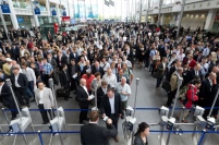 Andrang am ersten Tag der Intersolar 2011 in München........
