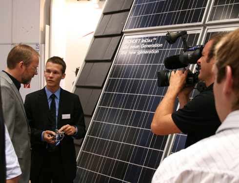 Die Neuheiten bei Schott Solar werden ausführlich besprochen...