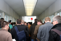 Der Besucherandrang bei der Jubiläums-ISH ließ nicht lange auf sich warten: Die bekannten Staus vor der Rolltreppe im Torhaus forderten einiges an Geduld, wollte doch alle möglichst viele Aussteller besuchen auf der Messe.