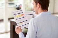Zum zehnjährigen Jubiläum des Energieausweises müssen viele der Dokumente neu ausgestellt werden. Betroffene Hauseigentümer erwarten einige Veränderungen.<br />Bild: ista
