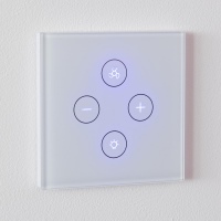 Die Lüfter können über eine Zugkette, eine Fernbedienung, einen <a href="https://www.iventilatoren.de/intelligente-wandsteuerung-fur-deckenventilatoren-x13457"target=_blank">Wandschalter</a> oder durch eine App gesteuert werden.